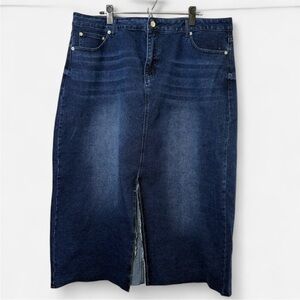 Indigo Thread Co. Denim Pencil Skirt with Raw hem Size 20W NWOT